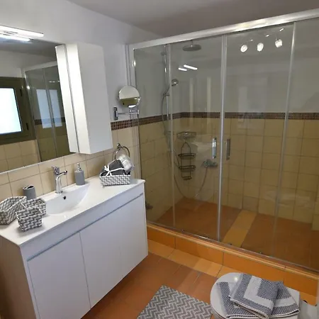Apartment Ela *